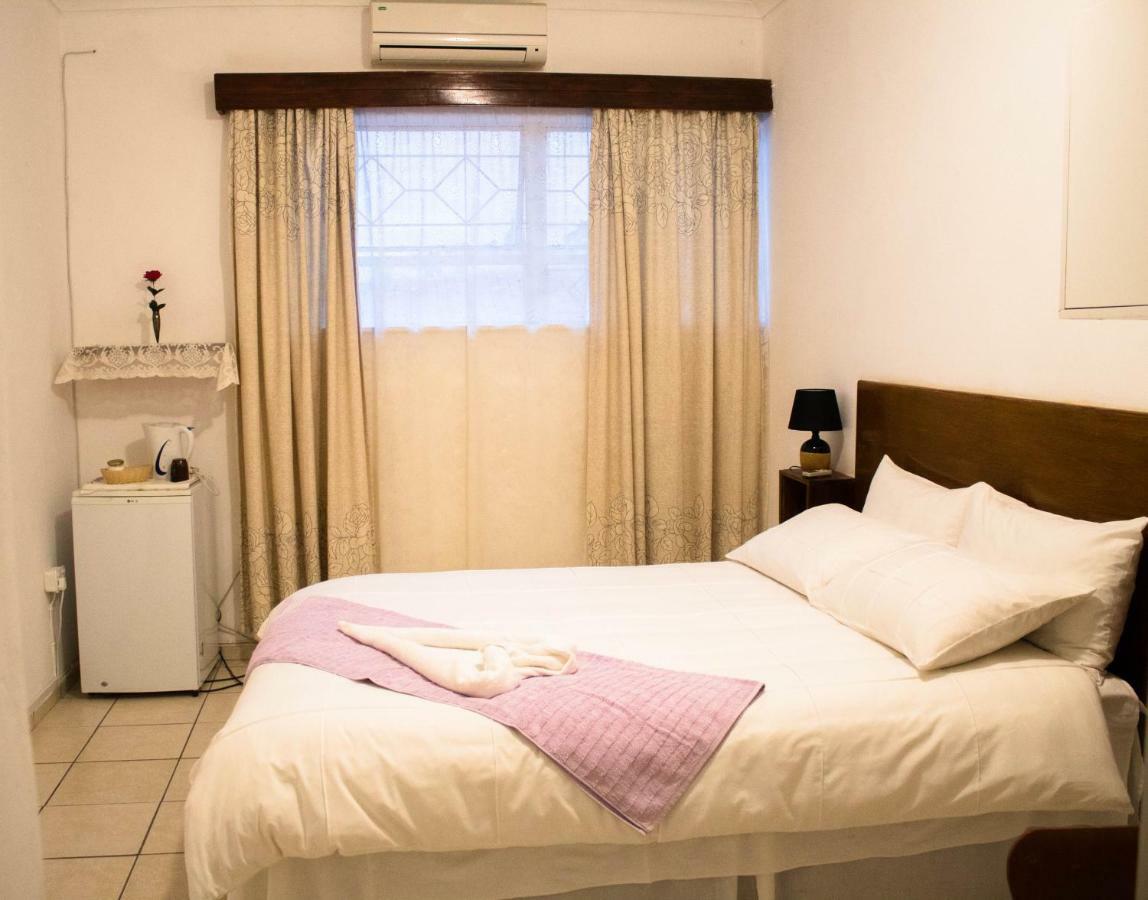 Yoieli Guest House Windhoek Kültér fotó