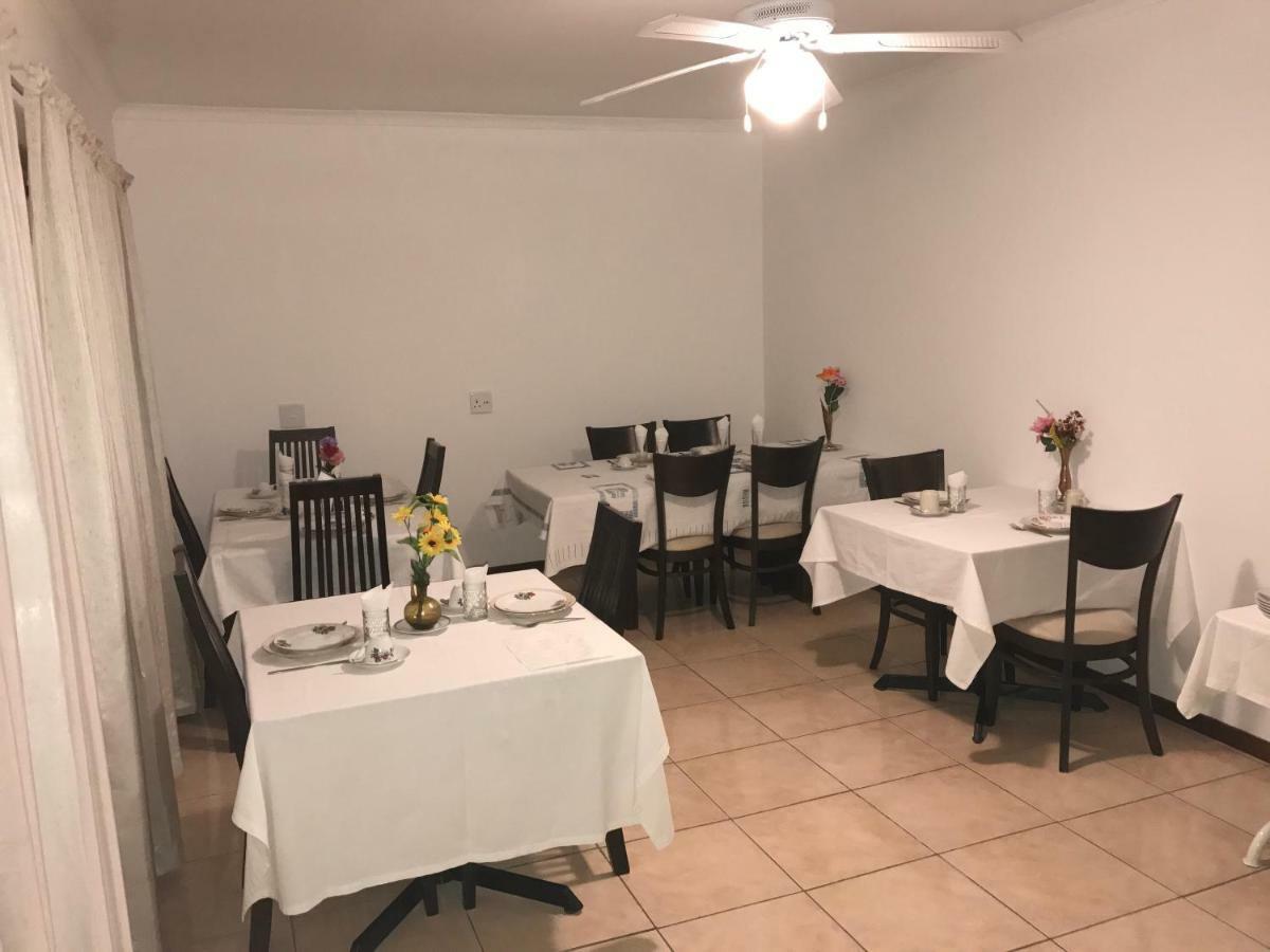 Yoieli Guest House Windhoek Kültér fotó